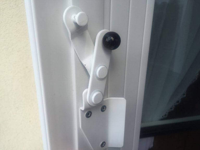 Jalousie Andalouse Plate (PVC) - Fenêtres Consulting 92